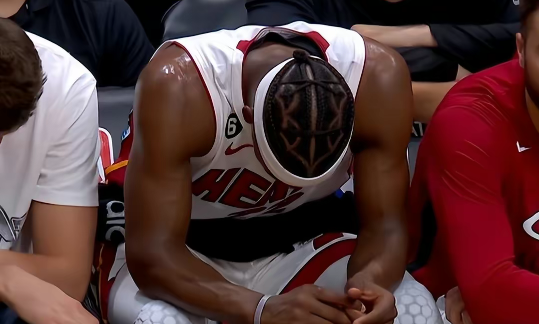 比利时队赢得激动人心的比赛，晋级成功 